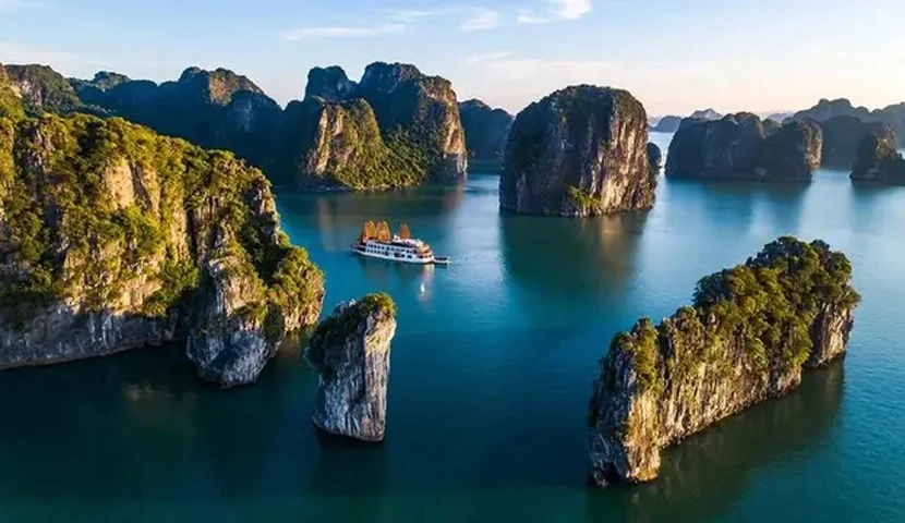 Top 10 things to do in Bai Tu Long Bay