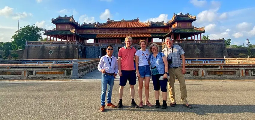 tour guide in vietnam,Benefit of having a private guide in Vietnam, Private guide in Vietnam