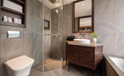 Bathroom - La Sen Of The Bay