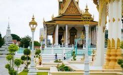 Phnom Penh - Silver Pagoda 4
