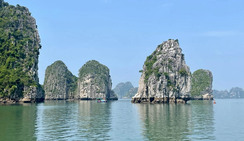 Ainhoa Alos - Tu Long Bay Vietnam