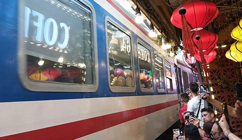 Vietnam trains